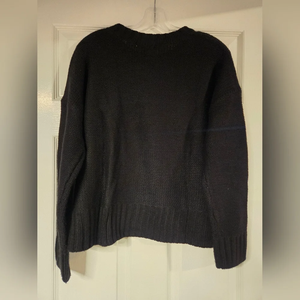 Sweater - Picture 4 of 4